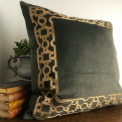 PILLOWCASE BROWN VELVET GOLD FRAME - ZARI